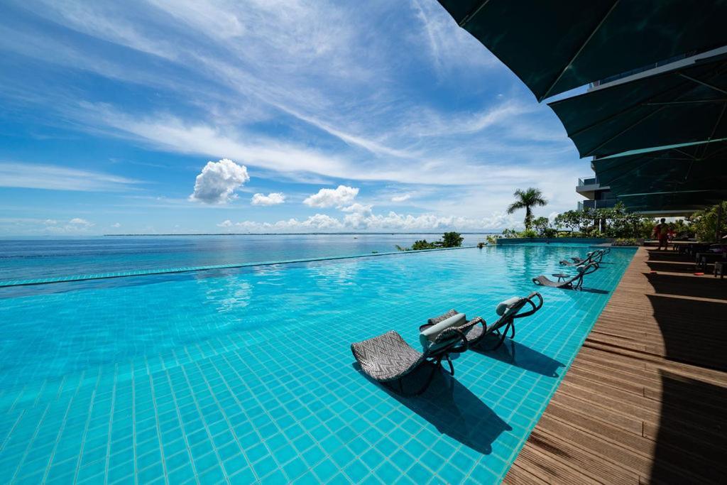 The Reef Island Mactan, Cebu Resort 5*