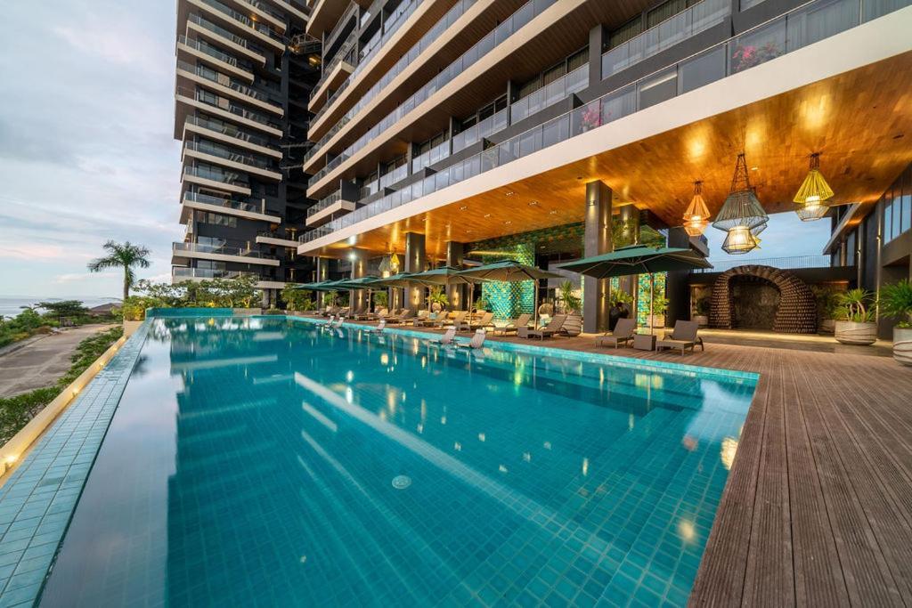 The Reef Island Mactan, Cebu Resort 5*