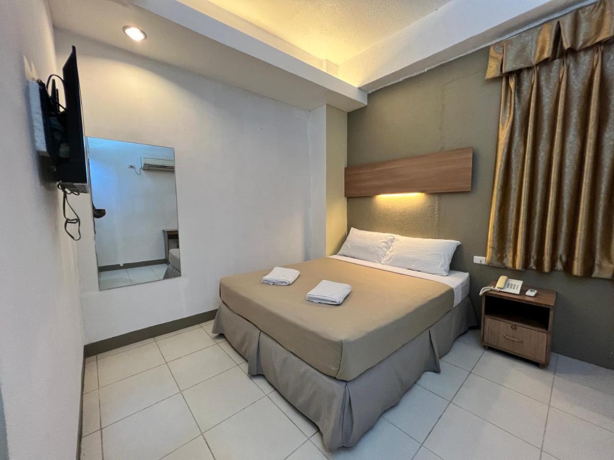 Center Suites Hotel Cebu