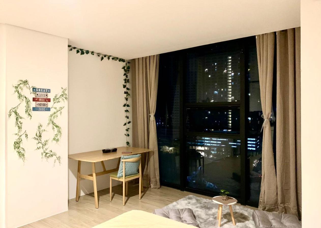 In Meridian With Netflix And Wifi, Near Ayala And It Park U03 Cebu