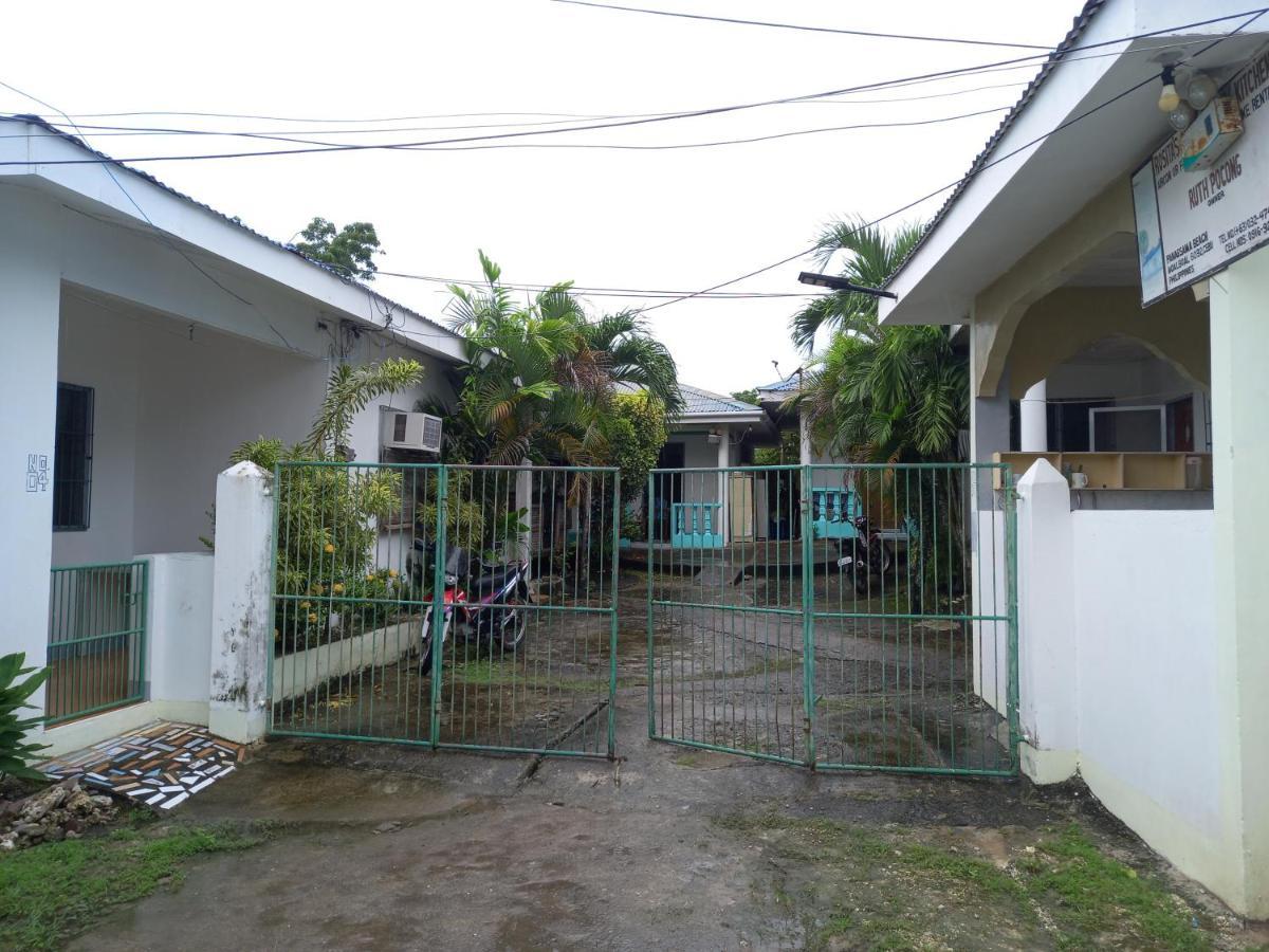 bahay-panuluyan Rosita's Cottages Near The Beach *