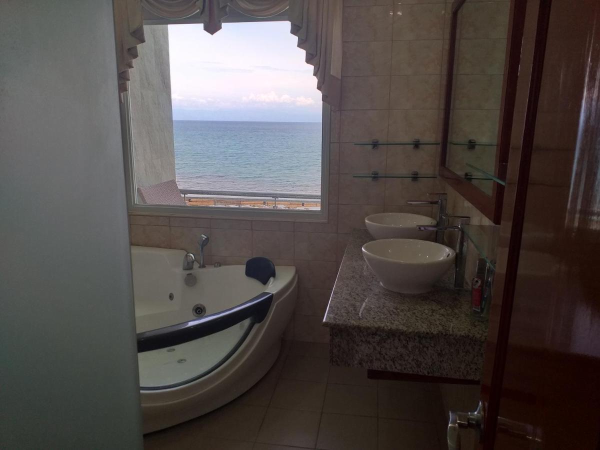 Ocean Breeze Resort