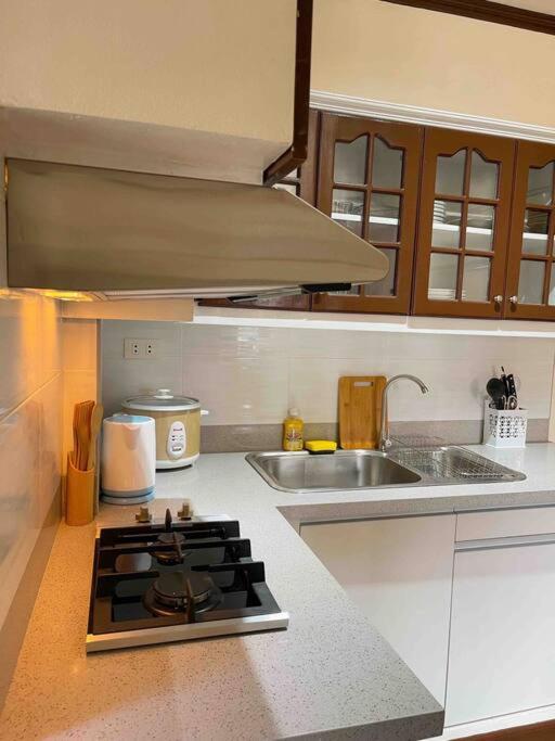 Apartment Yami's Pad At Mactan Oasis Garden