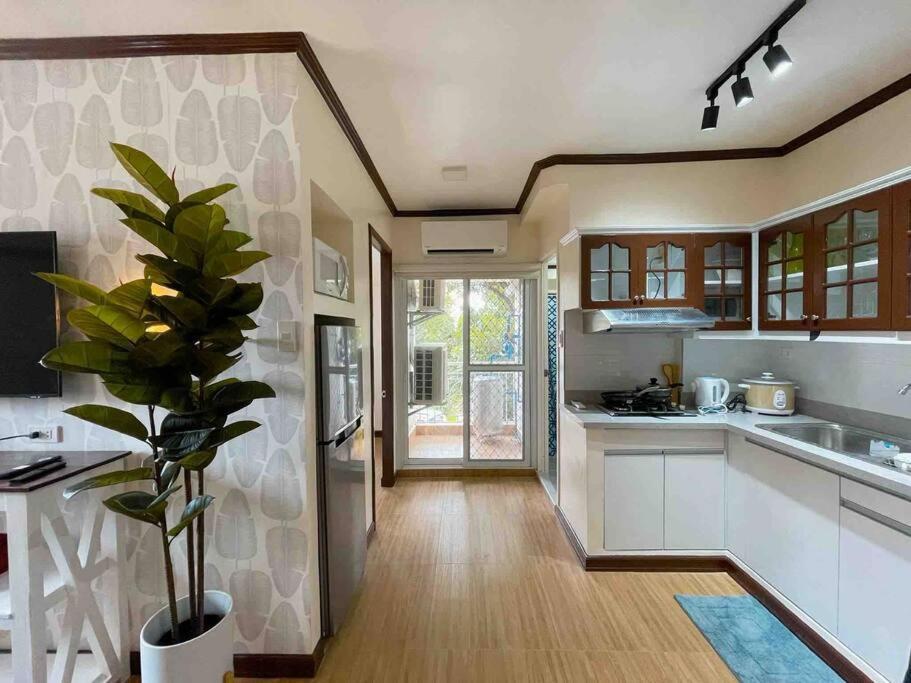 Apartment Yami's Pad At Mactan Oasis Garden *