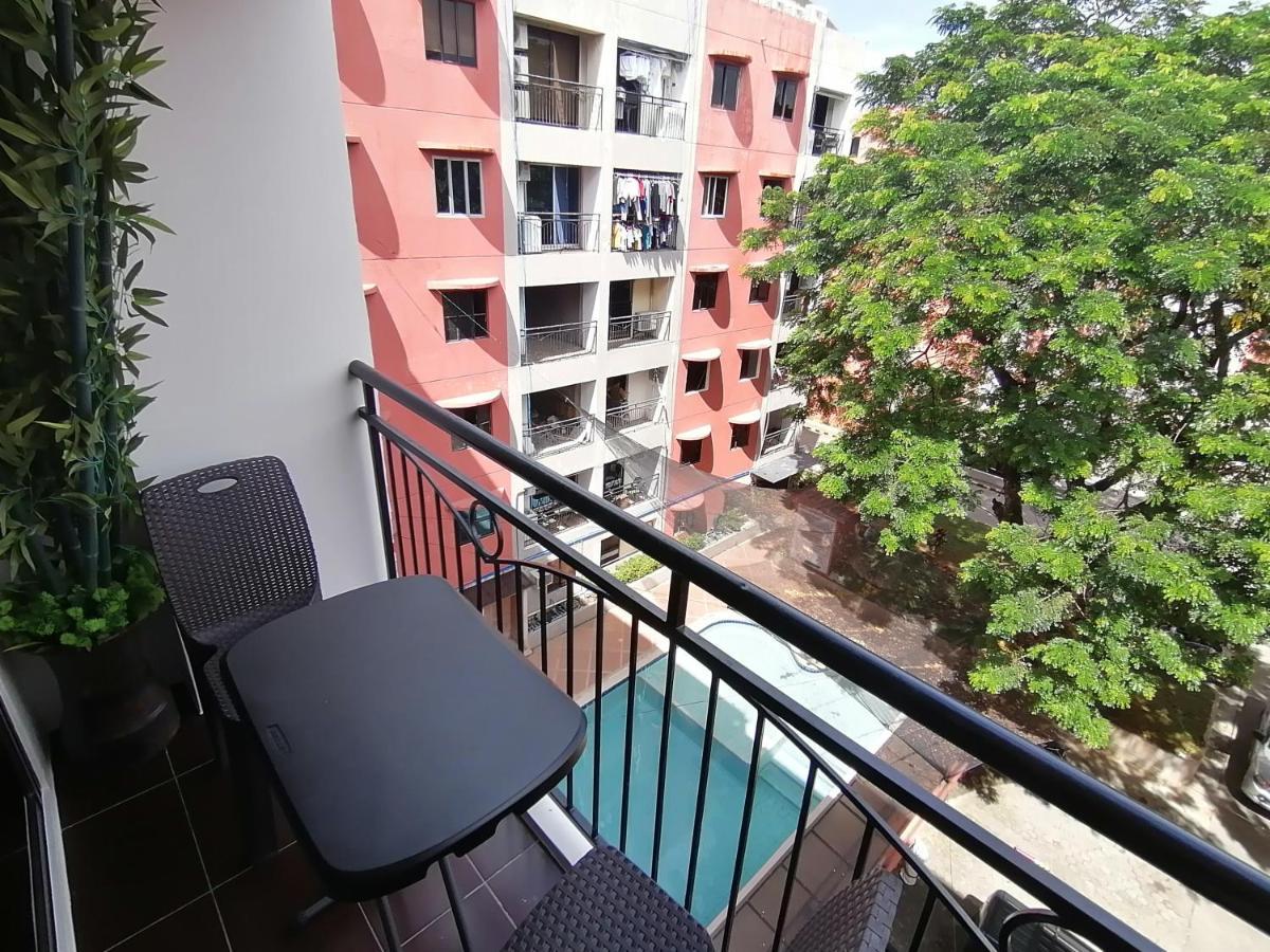 Azur E507 Near Airport, Netflix, Stylish, Cozy With Swimming Pool * Lapu-Lapu City