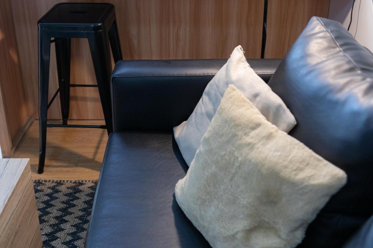 Avida Towers Cebu708 Fast Wifi, Netflix, 50in Smart Tv