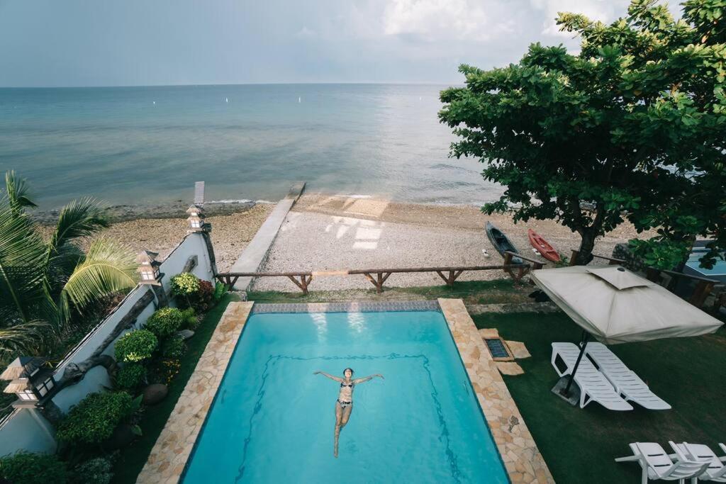 Exclusive Beachfront House W/ Pool & Saltwater Tub Bahay bakasyunan *