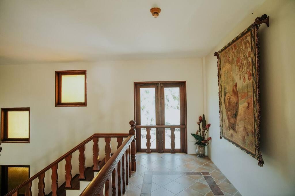 Exclusive Beachfront House W/ Pool & Saltwater Tub *