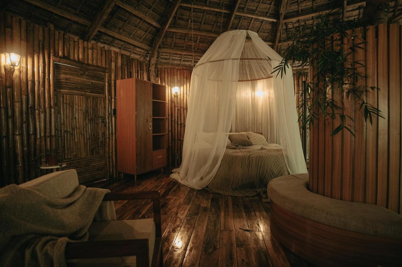 Treehouse De Valentine *