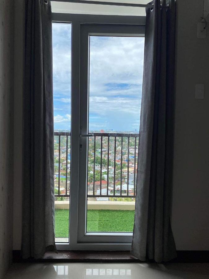 Saekyung Looc Condominium Cebu With Balcony