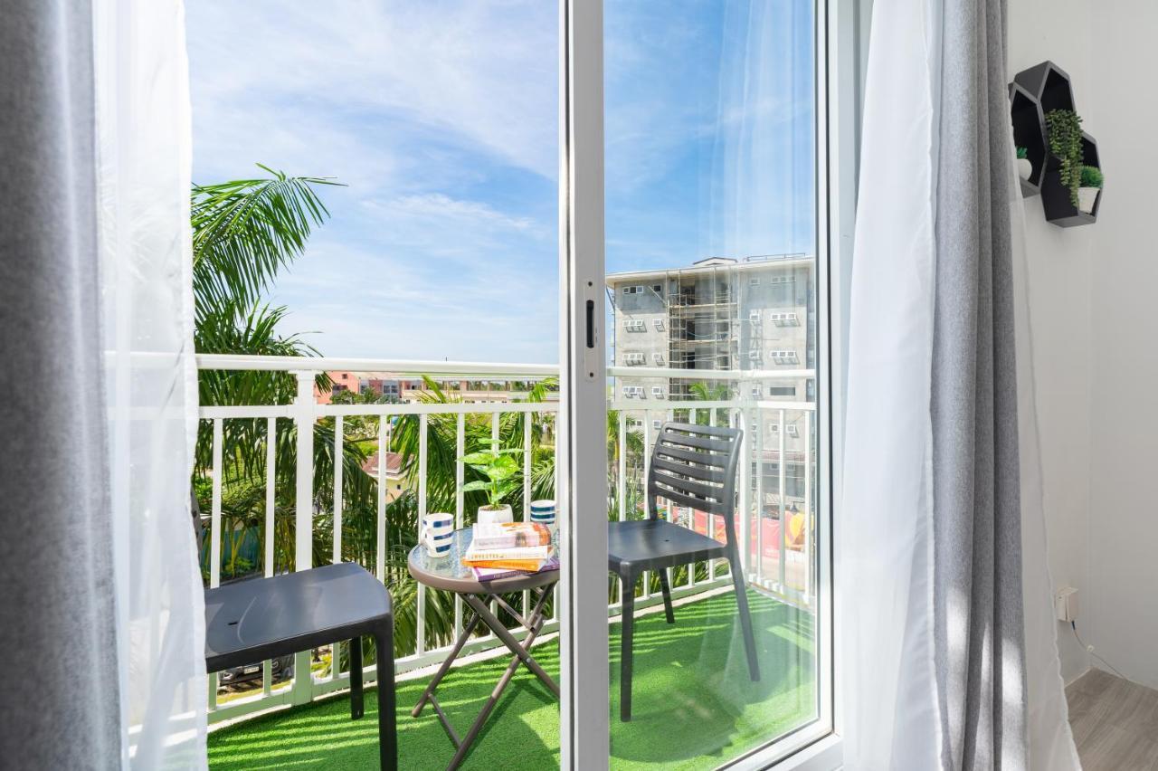 Apartment Amani Grand #332, Near Mactan Airport,fast Wifi, Netflix & Pool Lapu-Lapu City