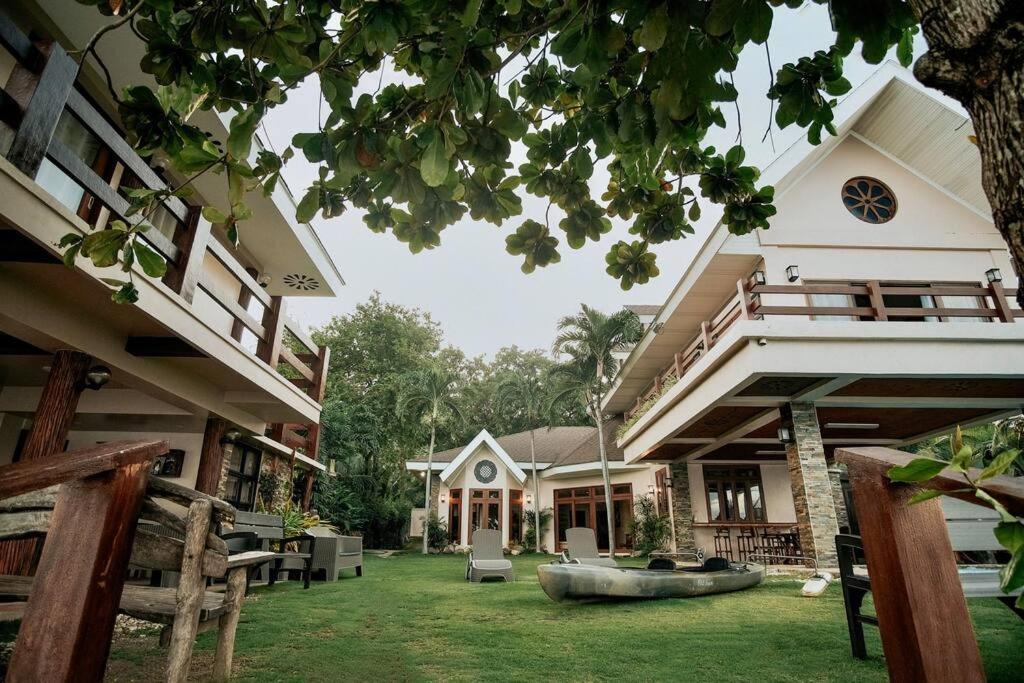 Exclusive Beachfront House W/ Pool & Saltwater Tub Bahay bakasyunan