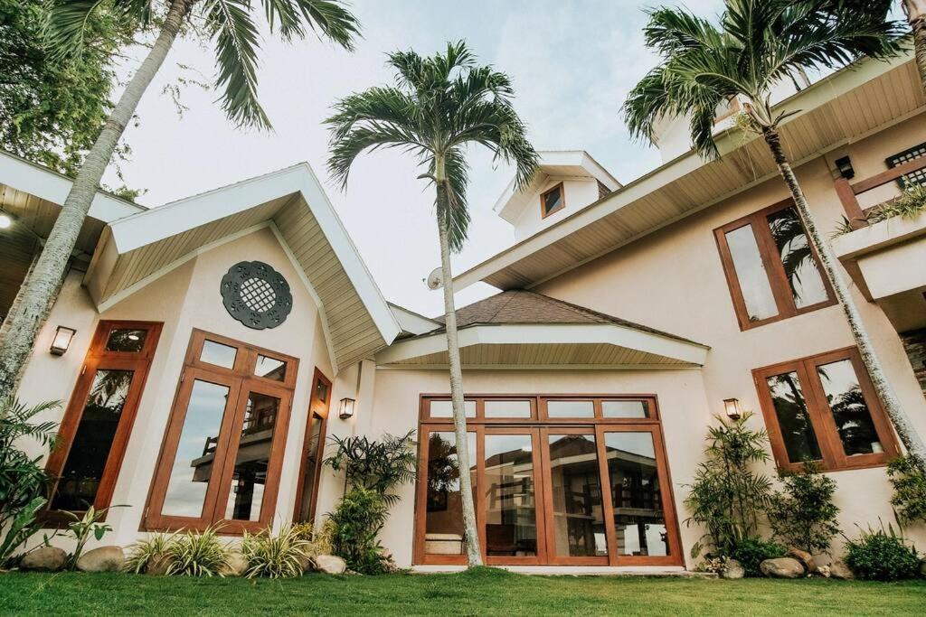 Exclusive Beachfront House W/ Pool & Saltwater Tub *