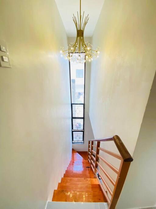 Townhouse With Game Area And Access To Swimming Pool San Fernando (Cebu)