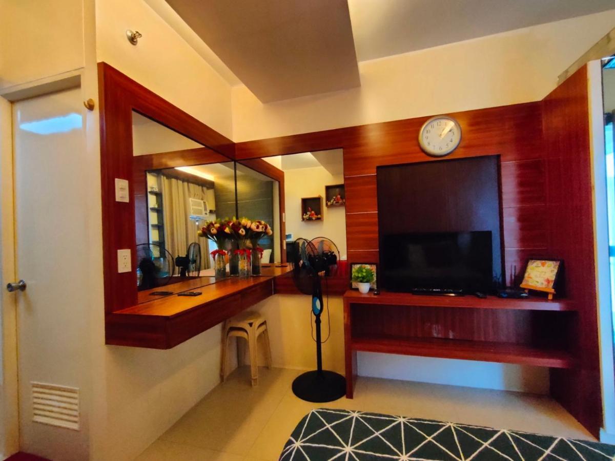 At La Guardia Apartment