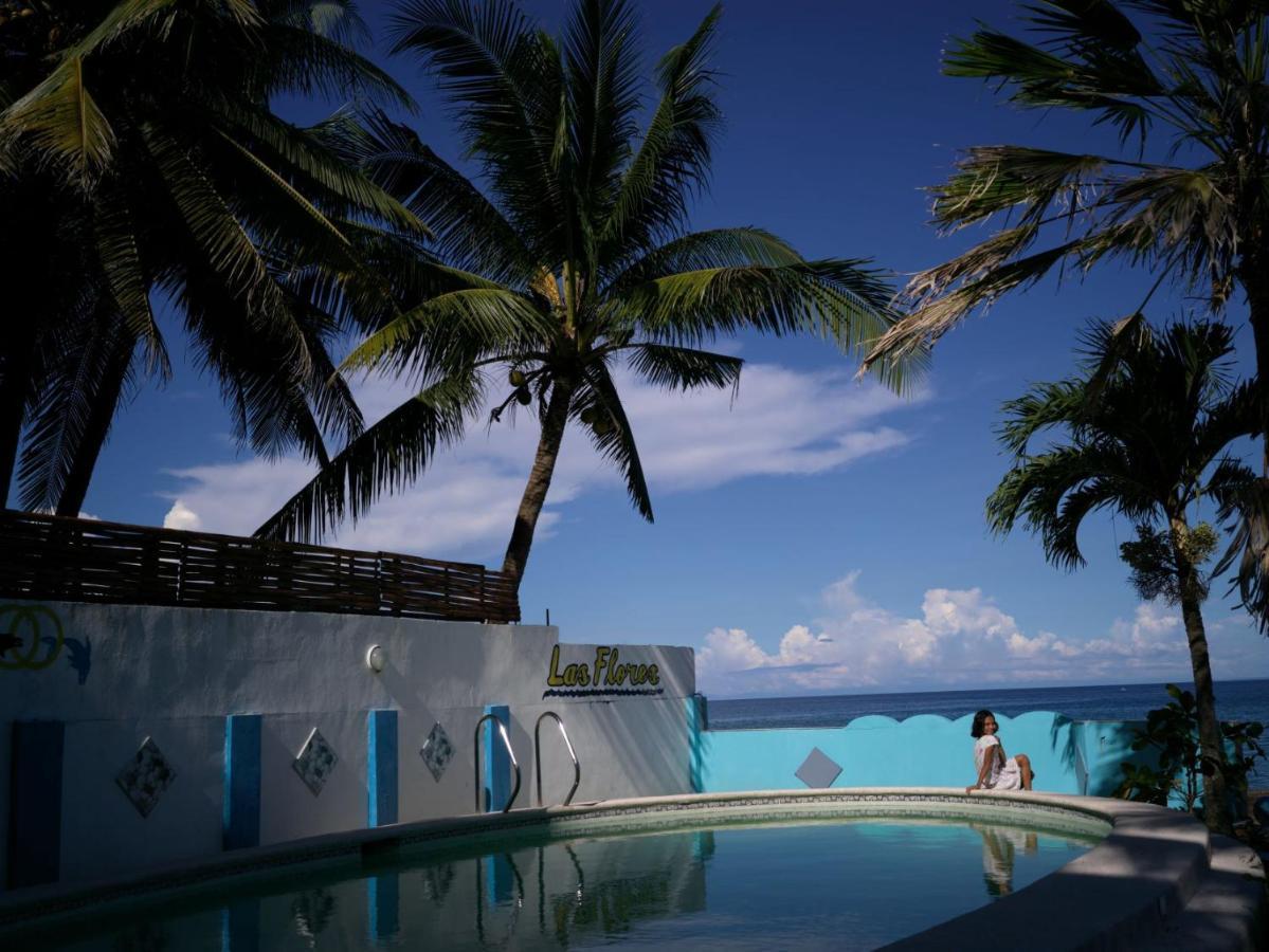 Hotel Flores Beachside Catmon