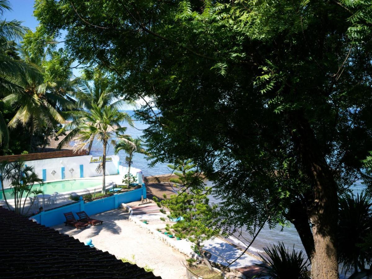 Flores Beachside Hotel
