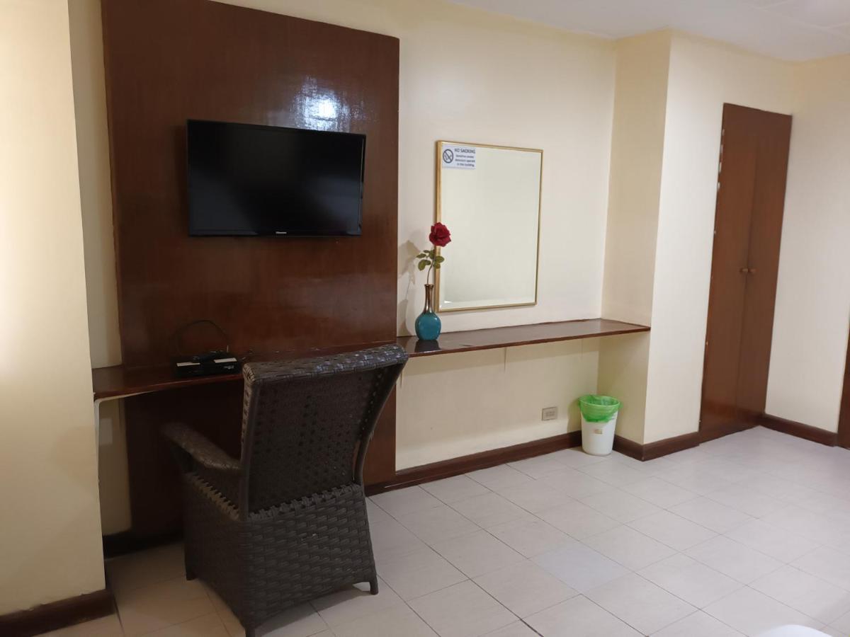 Hotel Mactan House 2*