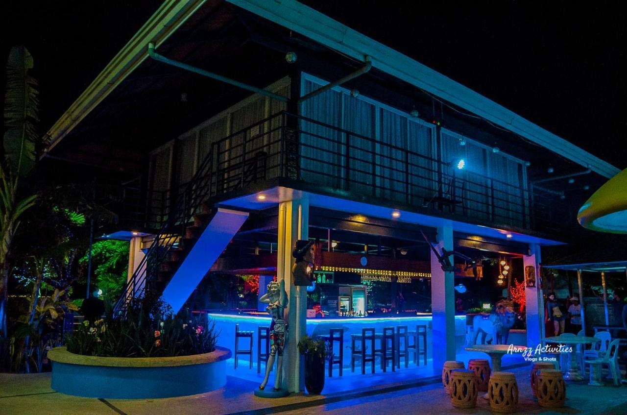 Hotel Tropics