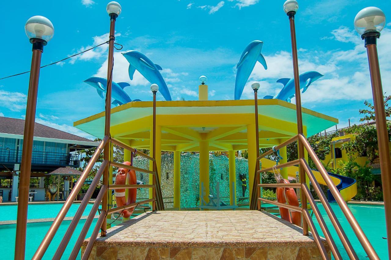 Tropics Hotel