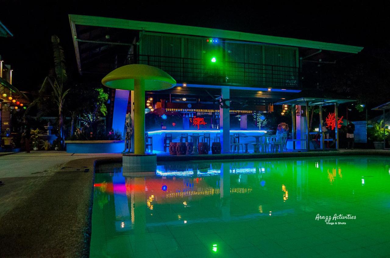 Hotel Tropics