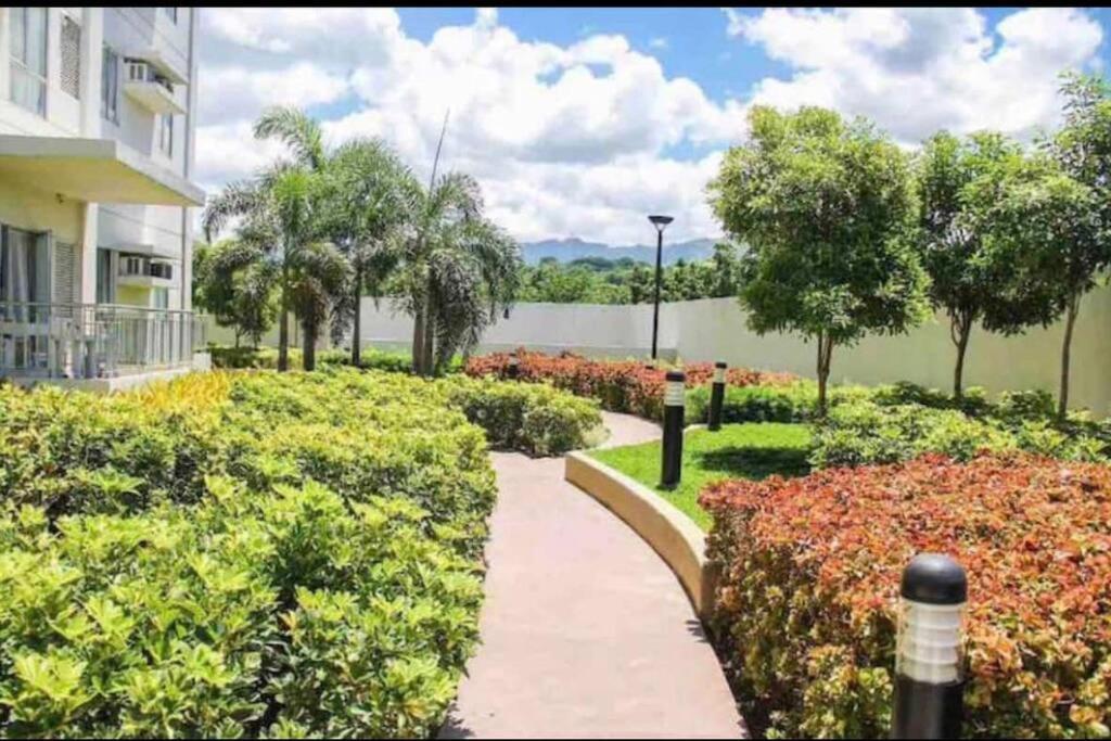 Apartment Homey 2 Bedroom Unit W/pool In Avida It Park *