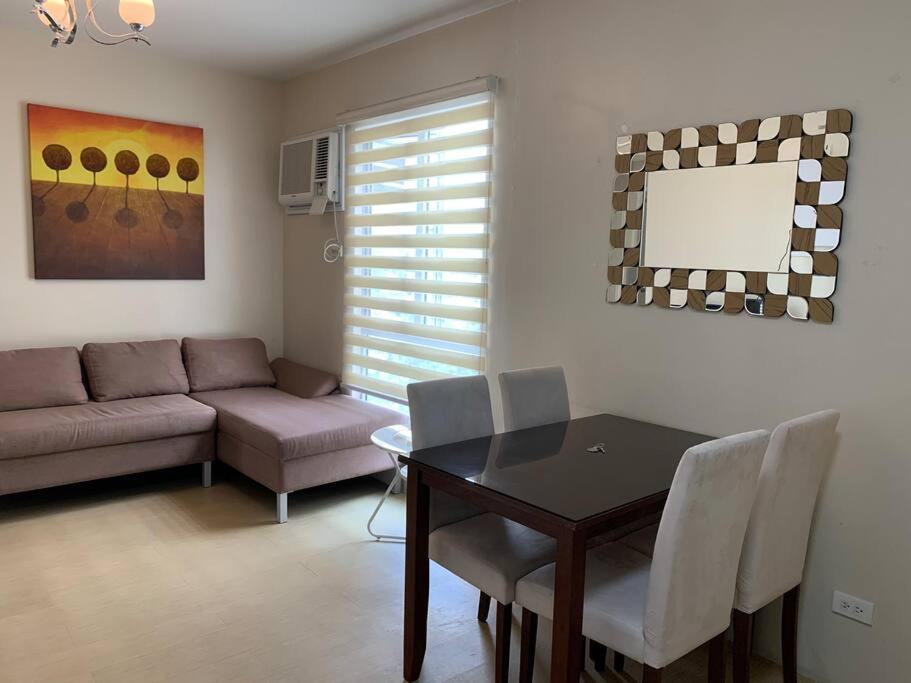 Apartment Homey 2 Bedroom Unit W/pool In Avida It Park
