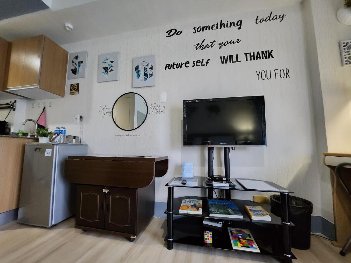 Apartment Azur Suites: Stylish Airport Retreat With Netflix And Luxe Pool