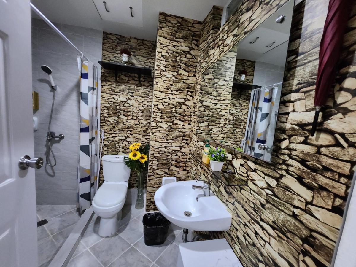 Azur Suites: Stylish Airport Retreat With Netflix And Luxe Pool *