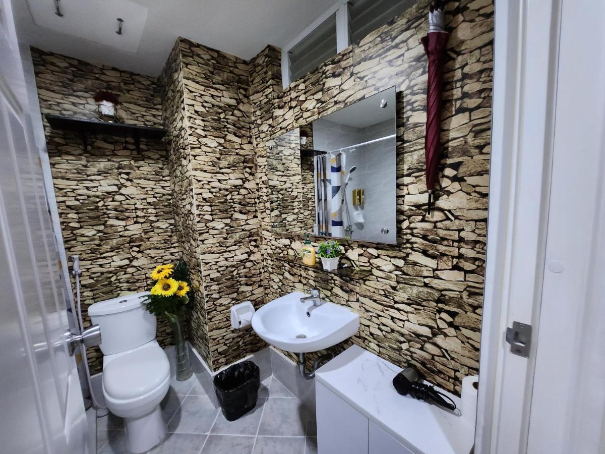 Apartment Azur Suites: Stylish Airport Retreat With Netflix And Luxe Pool