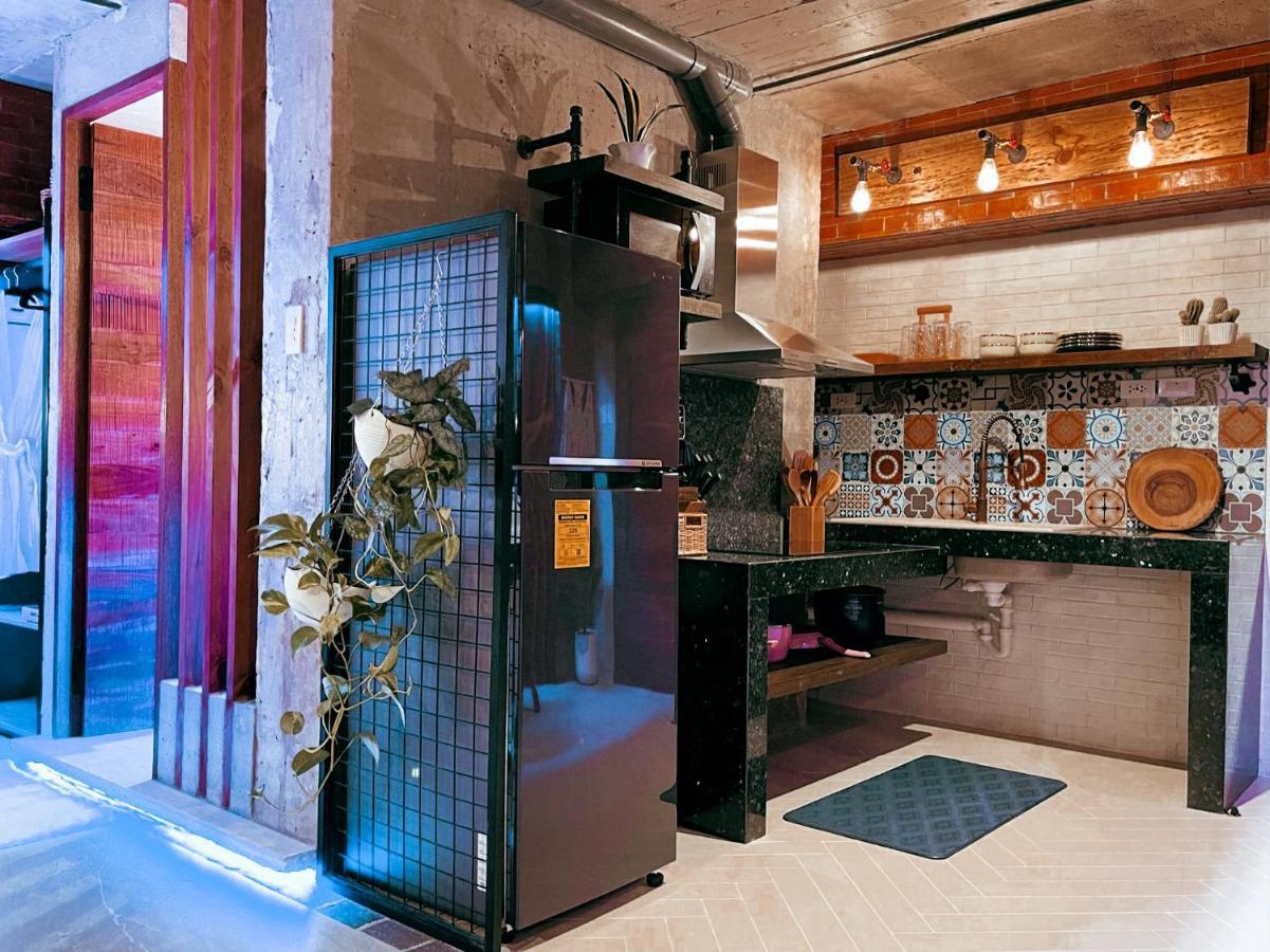 Clockworkorange Luxury Suites With Netflix Apartment