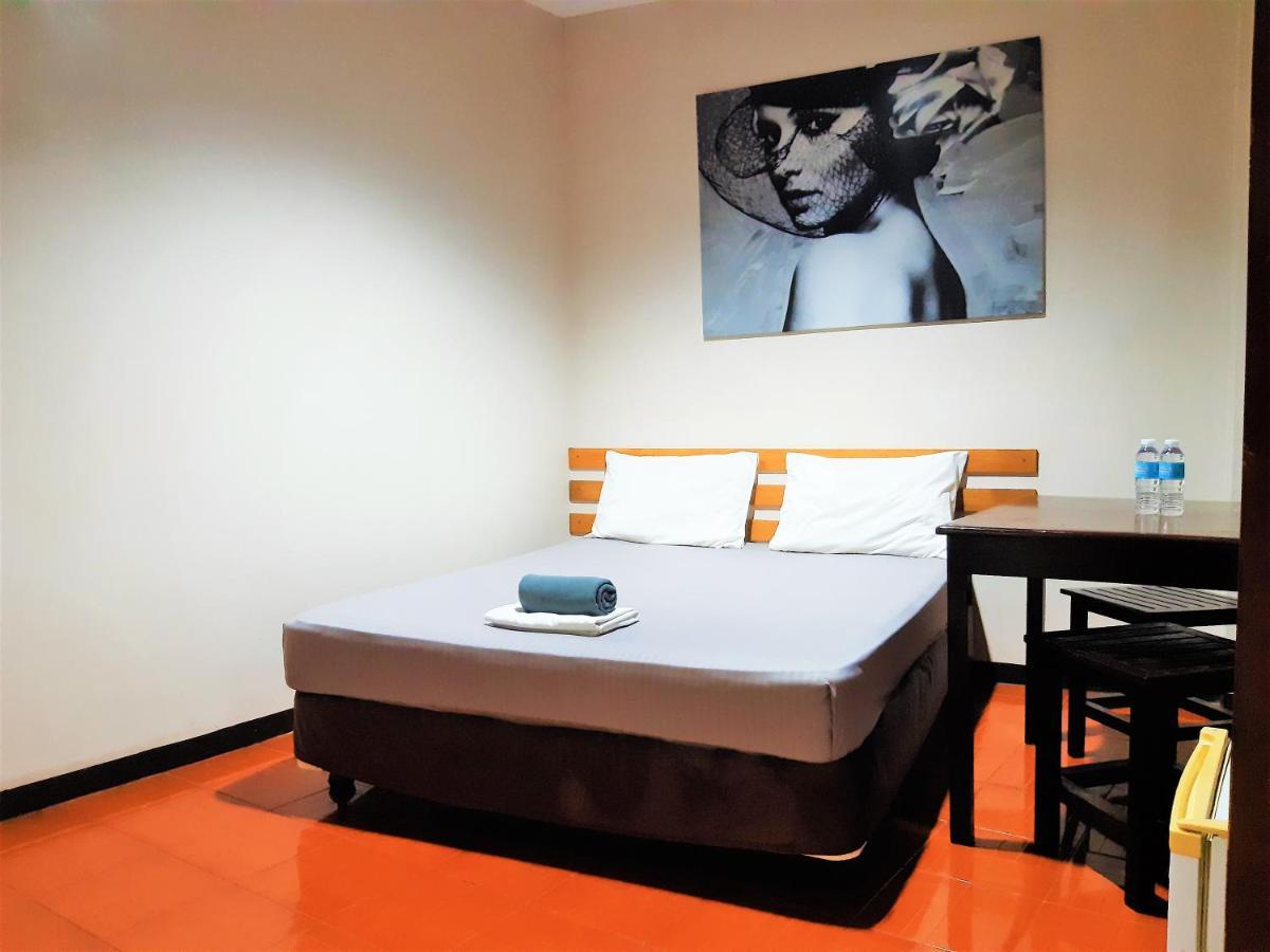 Hotel California 3*