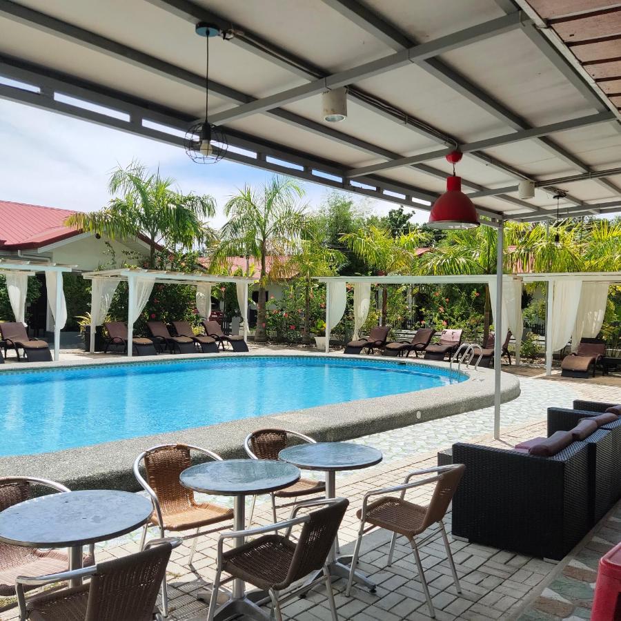 Garden Village 3* Moalboal