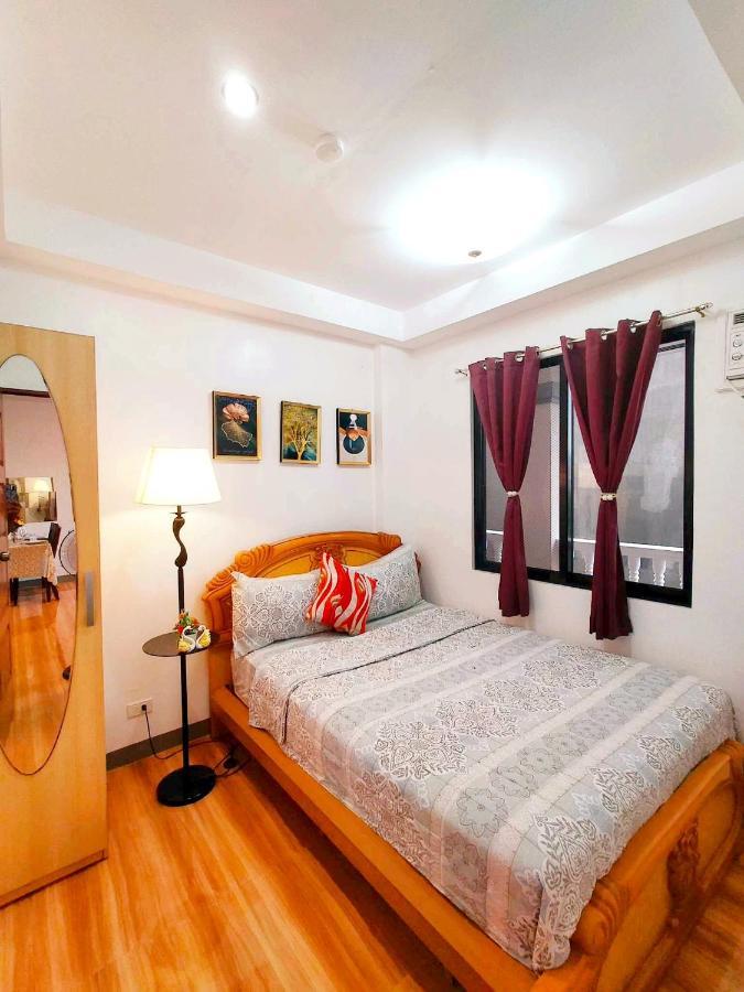 Apartment Retreat To A Stylish Flat W/ Balcony + Garden View Liloan