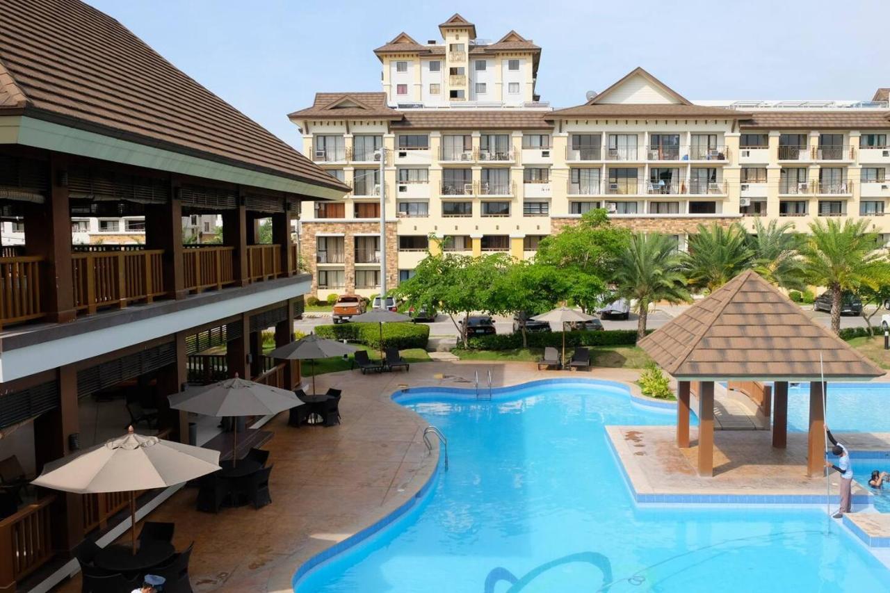 Resort-inspired In City, Philippines Apartment *