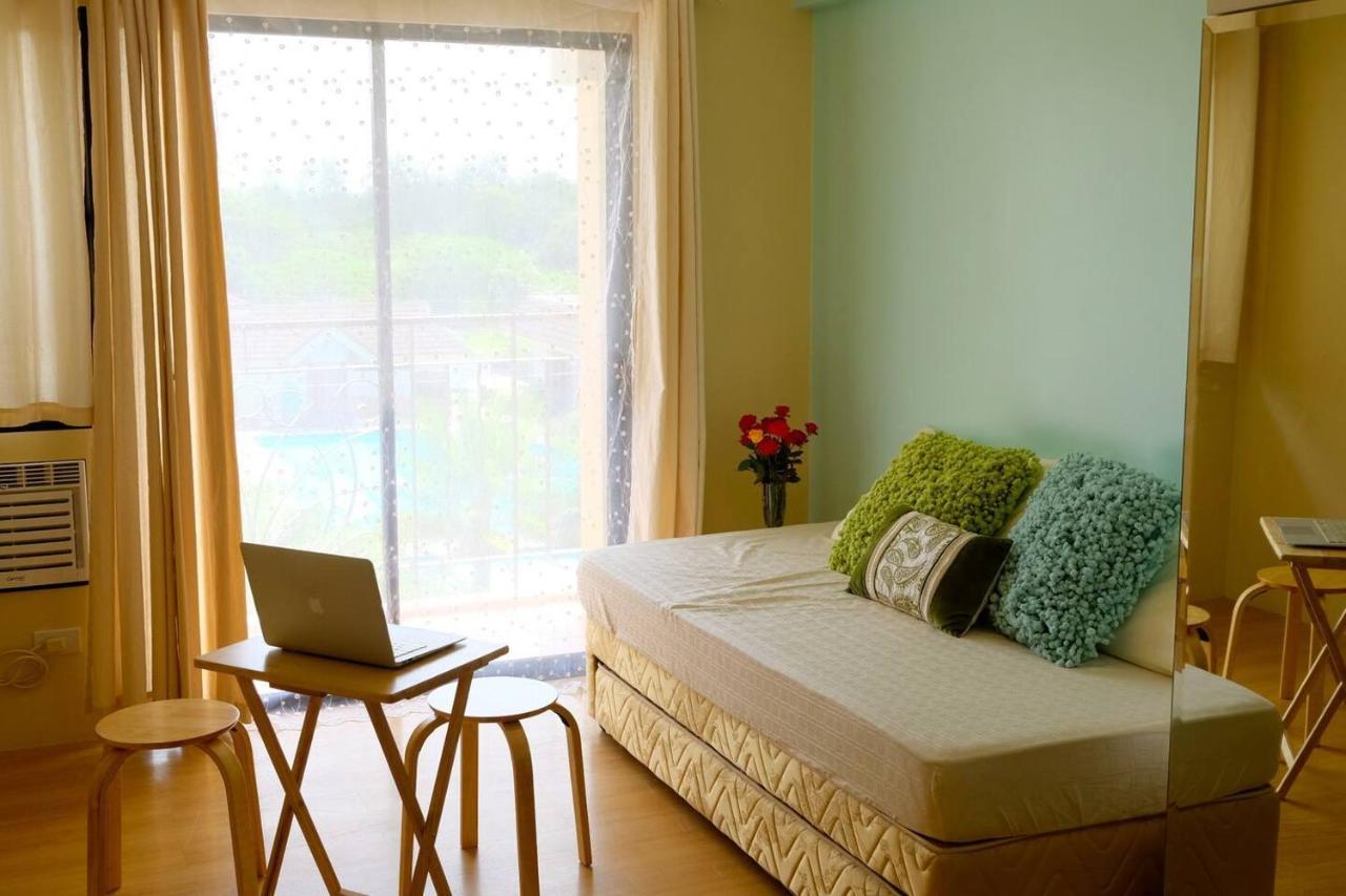 Resort-inspired In City, Philippines Apartment *