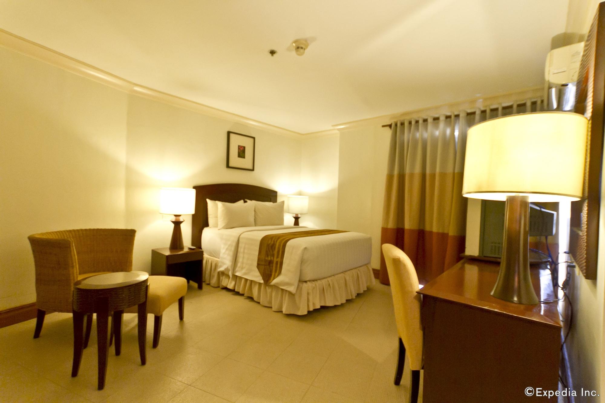 Crown Regency Mactan Hotel