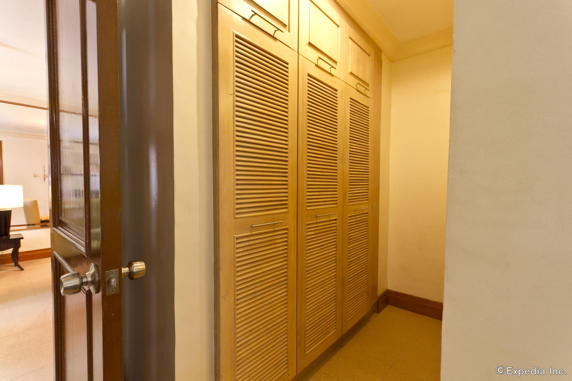 Hotel Crown Regency Mactan Lapu-Lapu City