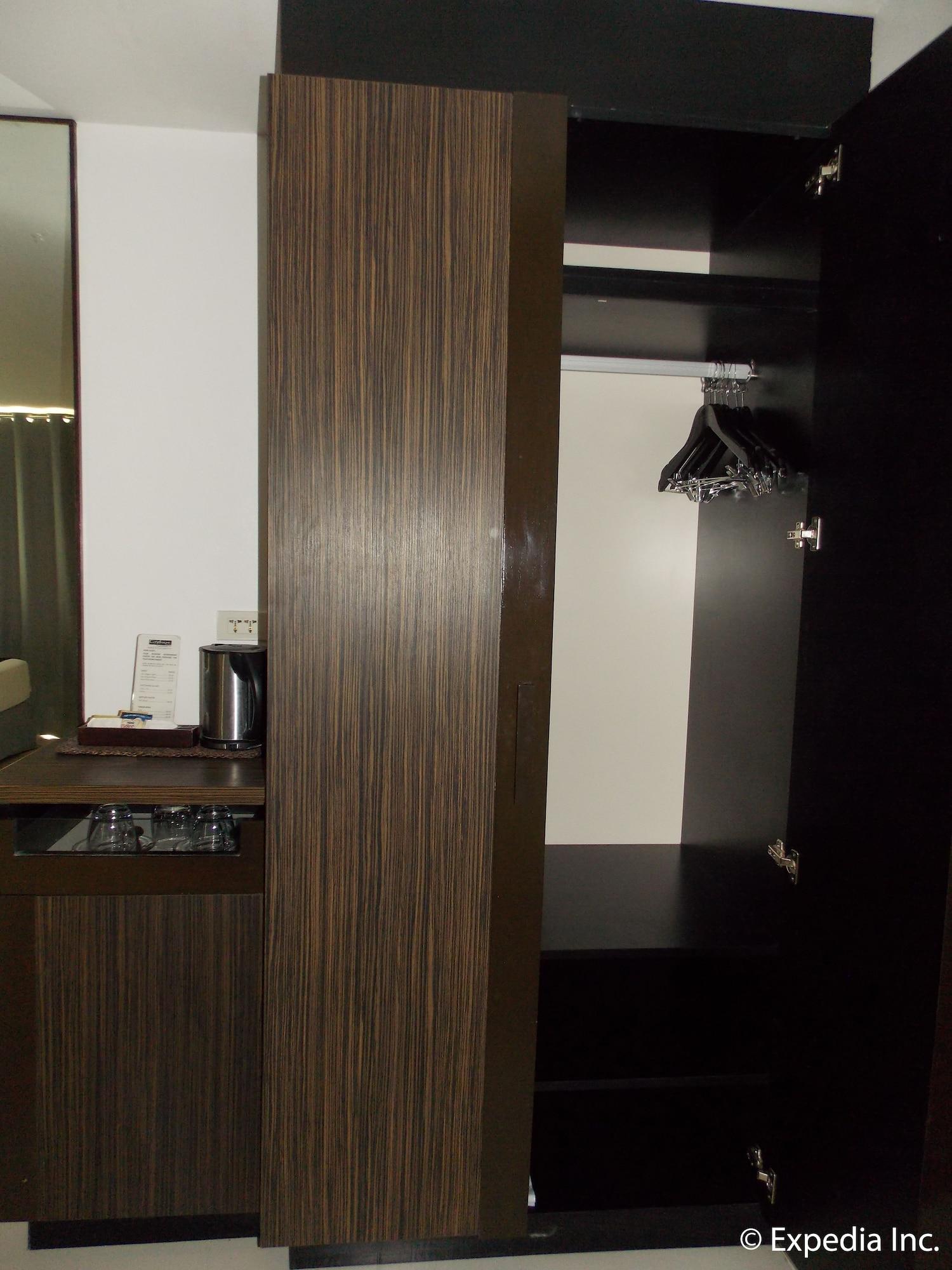 Cityscape Hotel