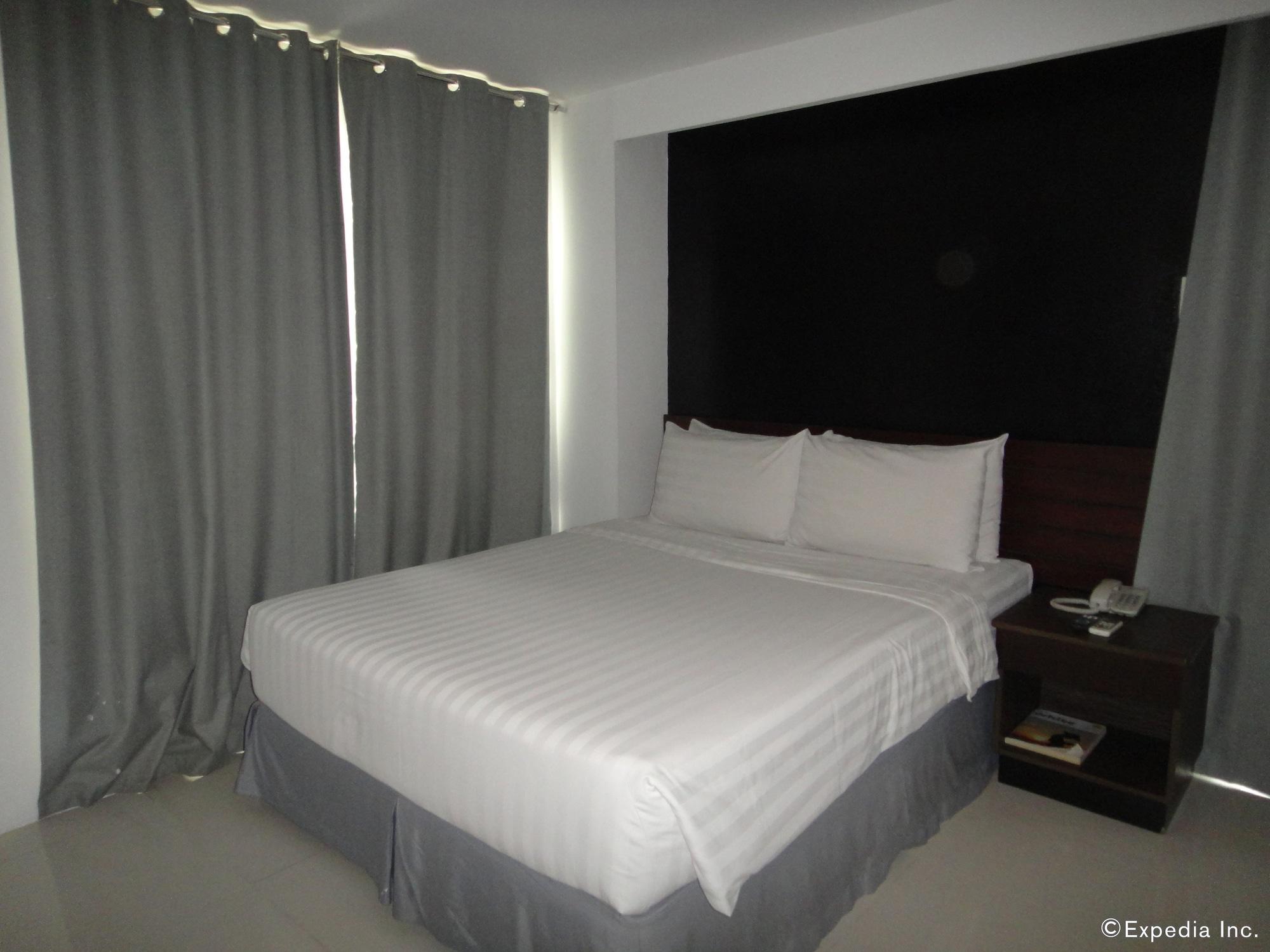 Hotel Cityscape 3*