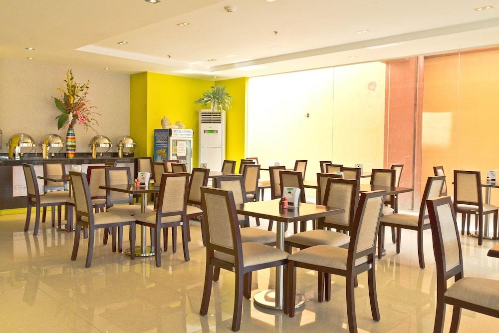 Canberry Hotel