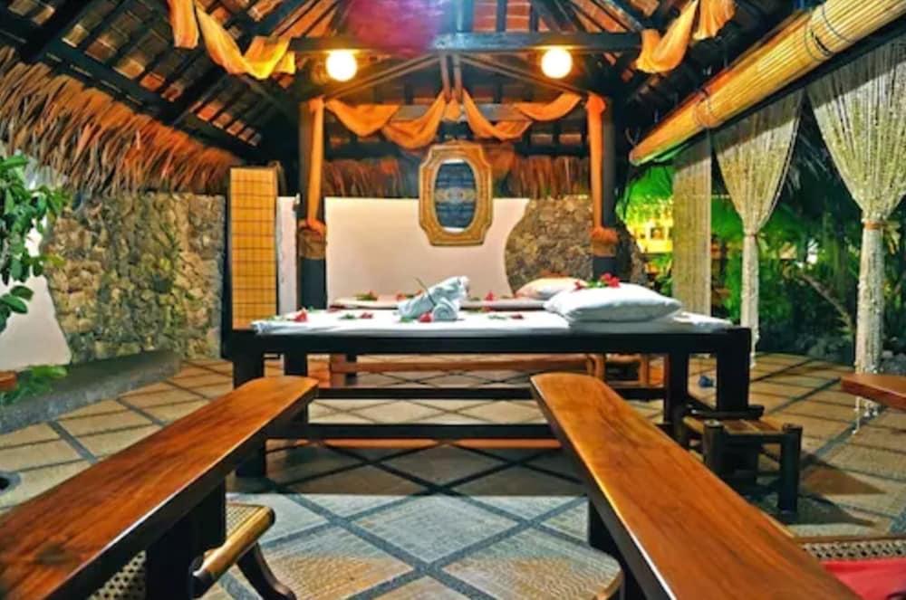 Dolphin House 5*