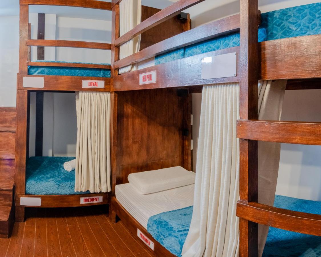 Public House Hostel *