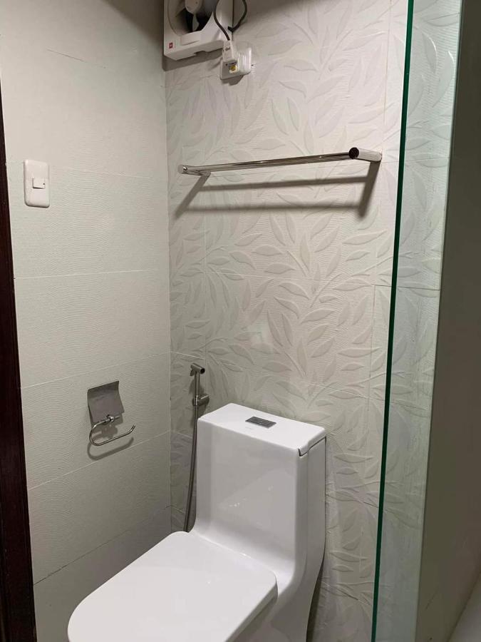 Club Ultima Residences Unit 1712
