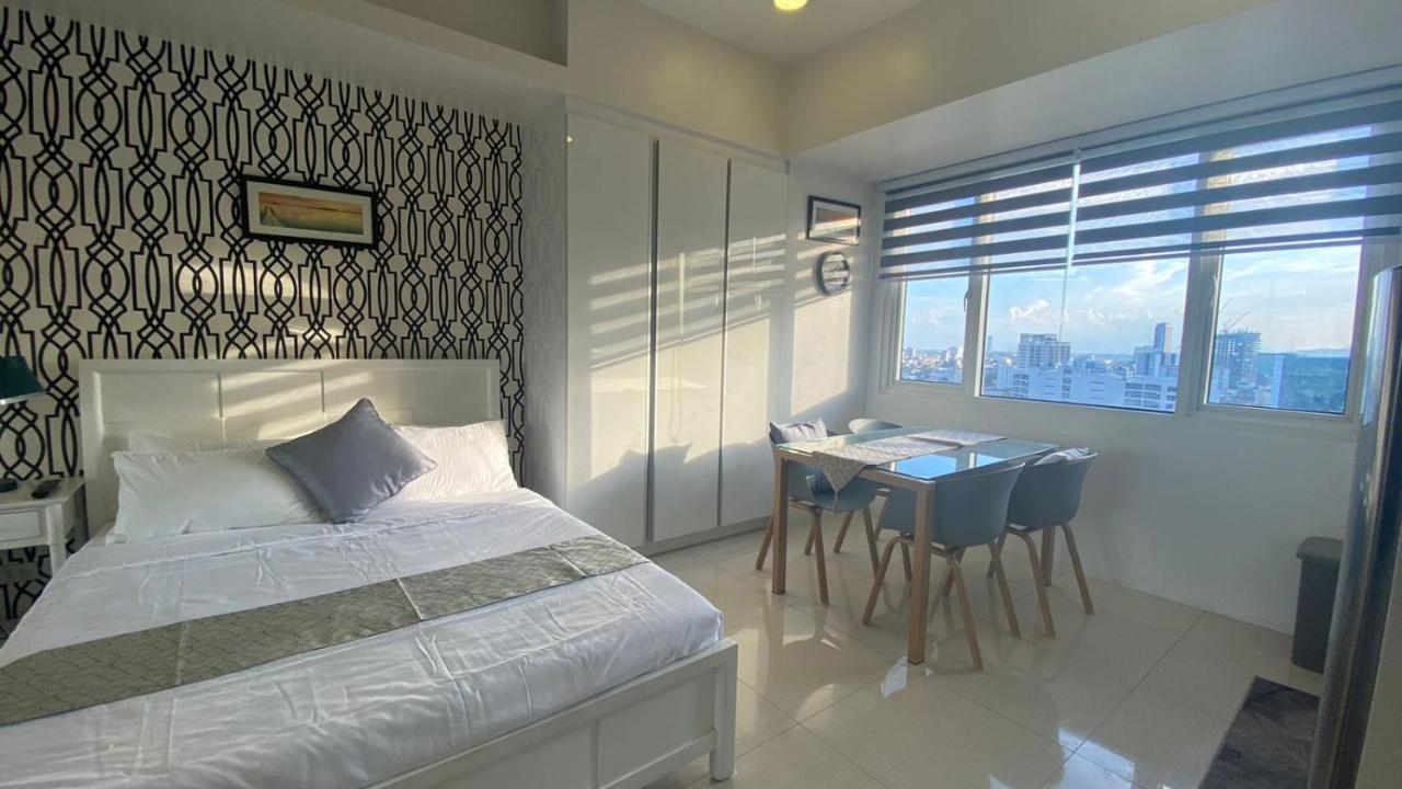 Calyx Residences 18i Aparthotel