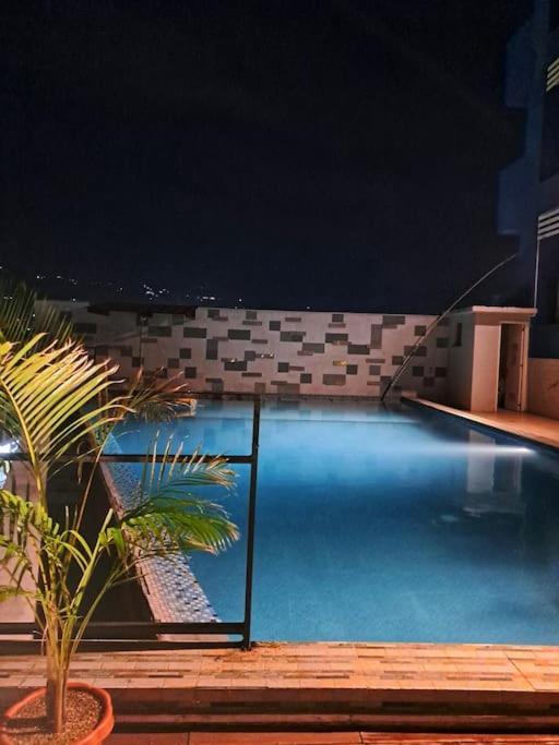 Staycation At Ethon's Apartment