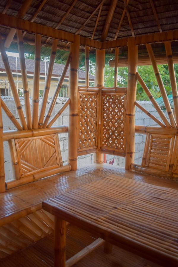 Good White Moalboal Inn Cebu