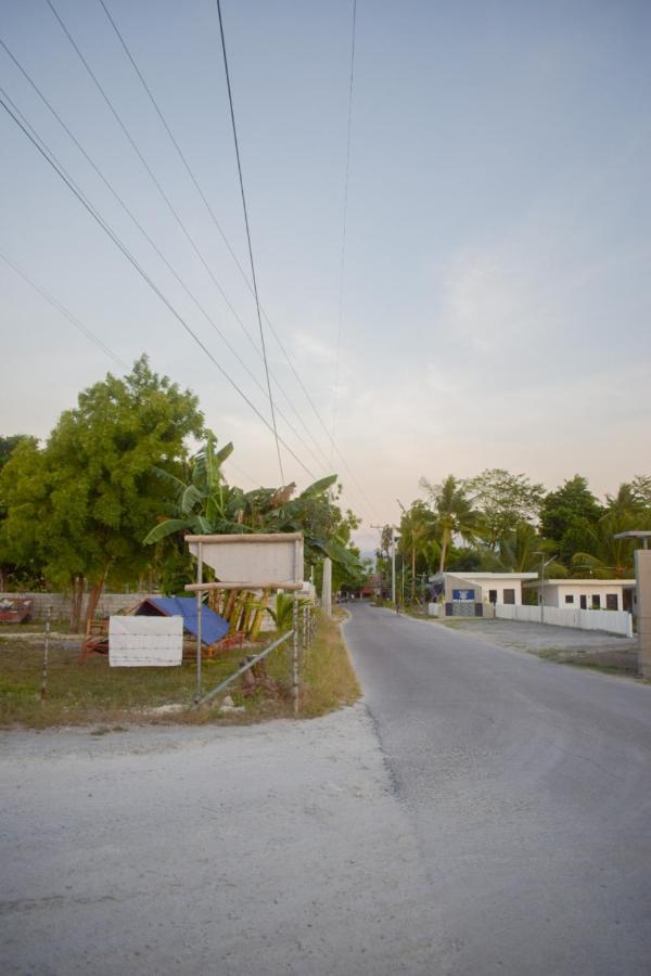 Good White Moalboal Inn *