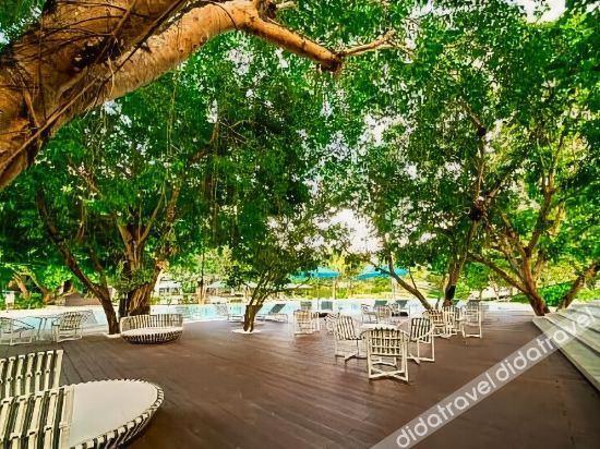 Hotel Tambuli Seaside And 4*
