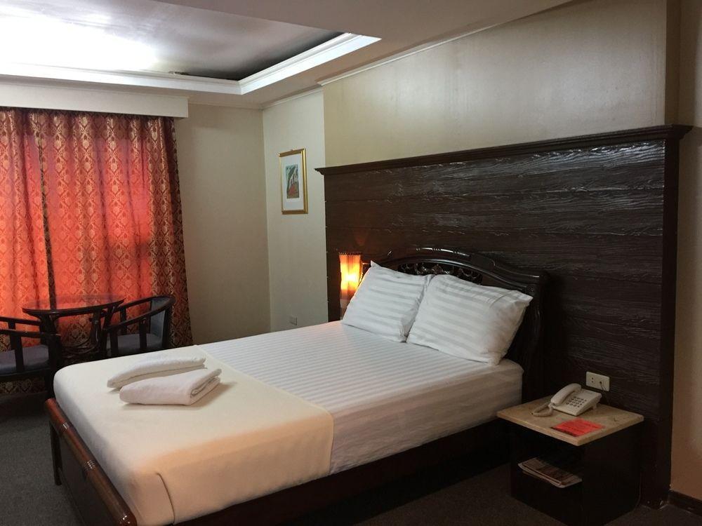 Hotel Hilltop